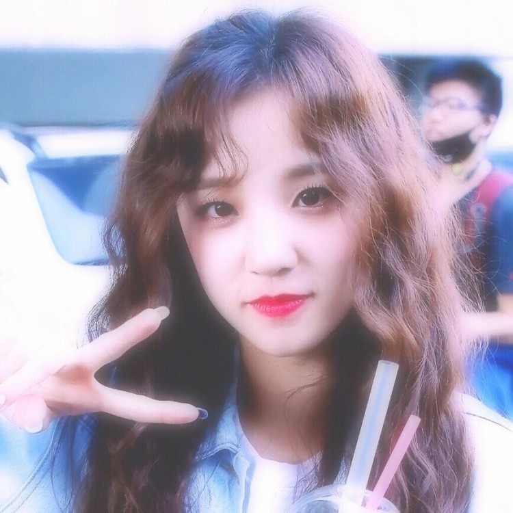 宋雨琦微博小号被扒出曾是厉旭大粉还点赞内涵前辈吴宣仪微博