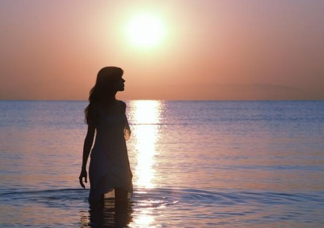 千万不要在微信里爱一个人真正的爱不是说说而已而是实际付出